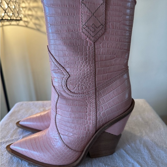 Pink Croc-Embossed Women's Boots - Picture 5 of 8